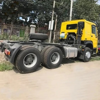 Camión tractor F3000 de 6X4 ruedas con 380 CV y capacidad de carga de 8,2 toneladas