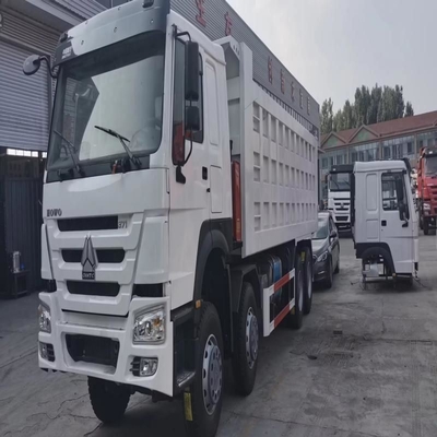 Diseño de neumáticos sin tubos HOWO 8X2 camión de descarga para 15000 kg de capacidad de carga transporte de madera