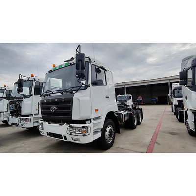 Sinotruk HOWO 6*4 y 8*4 371HP-375HP Camión tractor con par máximo Nm 500-1000nm