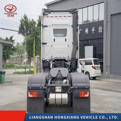 8.2 toneladas Potencia&gt; 450 CV HOWO Tractor Camión Cabeza de transporte con transporte