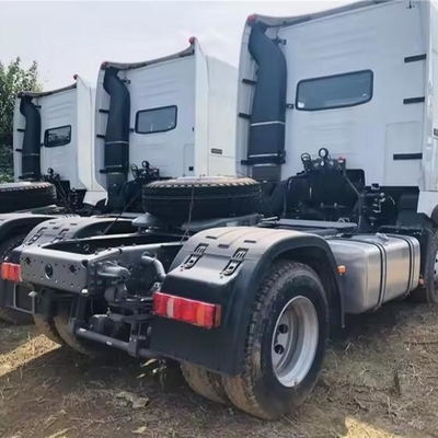 Personalización de 8.2 toneladas Euro5euro6 HOWO T7 CNG camiones tractores para las fábricas chinas