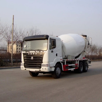 6x4 modo de conducción HOWO camión mezclador de hormigón para el transporte de 8,2 toneladas de hormigón de manera eficiente