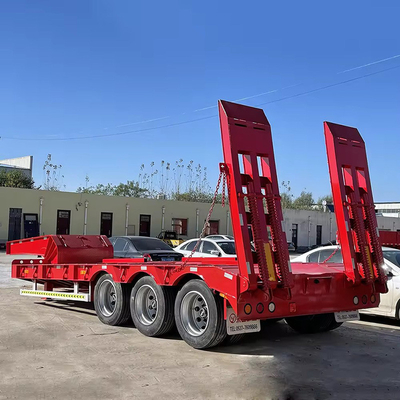 Tipo de brazo trasero Suspensión Remolque de lecho bajo 50 60 toneladas de cuello de ganso Semi camión Lowboy